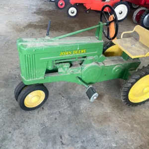 Vintage John Deere Pedal Tractor