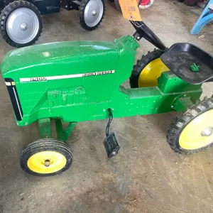 John Deere 8400 Pedal Tractor