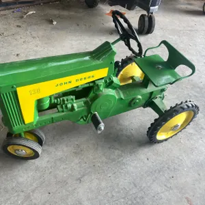 John Deere 130 Pedal Tractor