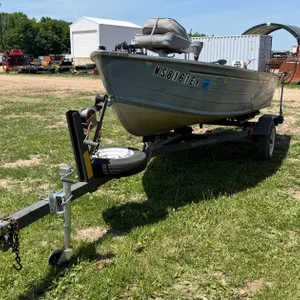 1985 Northwoods 14' Boat w/ Trailer