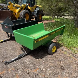 John Deere 10 Lawn Cart