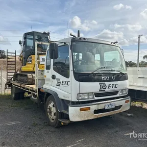 2000 Isuzu FSR700 4x2 Equipment Transport Truck