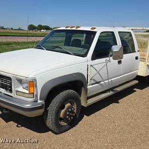 1996 GMC Sierra 3500 Crew Cab flatbed pickup truck