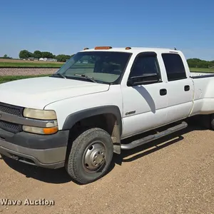 2001 Chevrolet Silverado Crew Cab pickup truck