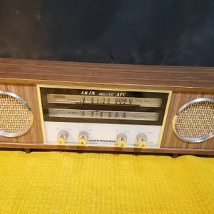 Vintage Supersonic AM-FM Deluxe AFC Model AF-610