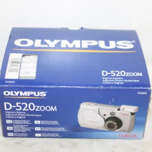 OLYMPUS D520 CAMERA W BOX