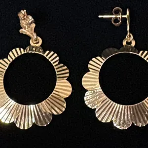 PAIR APPROX 14K EARRINGS (2.3G)