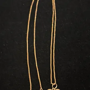 APPROX 10K CHAIN (22") WITH APPROX 10K HEART PENDANT (3.3G)