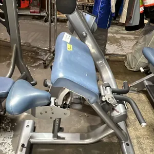 LIFE FITNESS PLATE-LOADED BICEPS CURL MACHINE