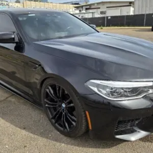 (CO) 2019 BMW M5