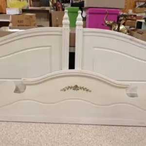 Vintage White Wooden Twin Trundle Bed Frame