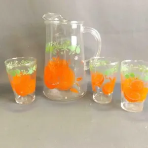 1970's Glass Pitcher and Juice Glass Set - Feature