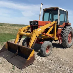 International F986 Tractor w/ Ezon FEL,  *Unreserved*
