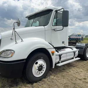 2006 Freightliner Columbia day cab