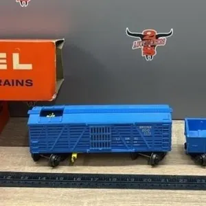 Lionel No. 3378 Giraffe Car & No. 6162 NYC Car.