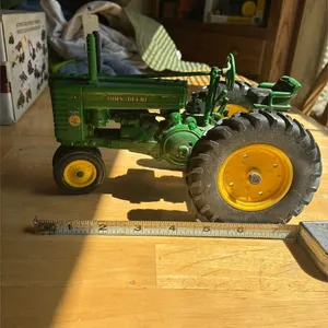 John Deere G diecast