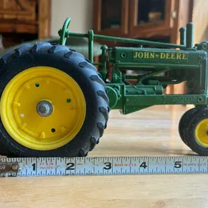 John Deere model A diecast
