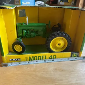 John Deere Model 40