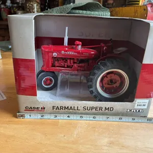 Farmall super MD diecast