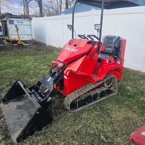 AGT Industrial SDA-140T Riding Skid Loader
