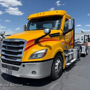 2021 Freightliner Cascadia semi truck