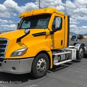 2021 Freightliner Cascadia semi truck