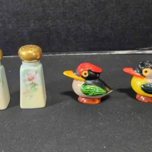 2 sets of shakers; Ducks, Made in Japan