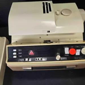 Slide Projector; Sears Tower 9880 Slide Projector