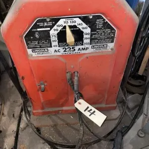 Lincoln AC 225 Amp Welder w/Leads