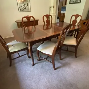 Dining Table w/6 Chairs & Leaf