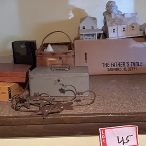 Ceramic buildings and knickknacks