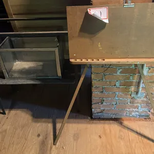 Easel and aquarium stand