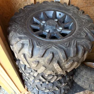 Polaris 29x11 Wheels/Tires