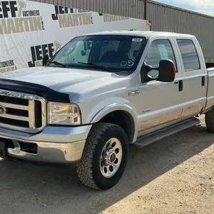 2005 FORD F-350 XLT CREW CAB 4X4 PICKUP VIN: 1FTWW31PX5EB41383