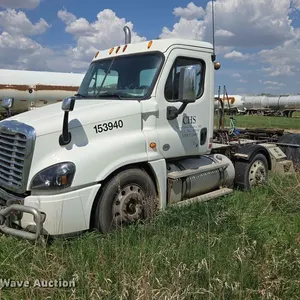 2015 Freightliner Cascadia semi truck