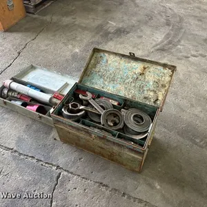 Tapping machine