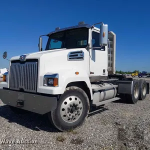 2020 Western Star 4700 semi truck