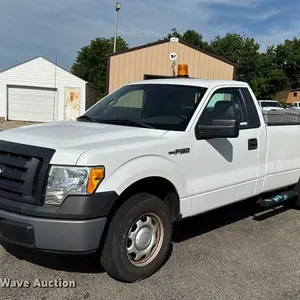 2010 Ford F150 pickup truck