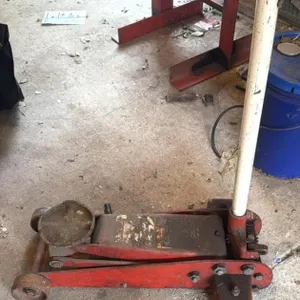 Blackhawk Hydraulic Jack, Missing 1/2 Handle