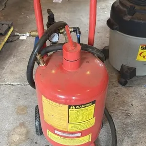 Sandblaster, 5 Gal. Tank, Regulator, Hose,