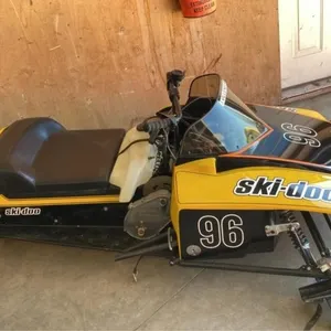 Jacques Villeneuve race snowmobile - skidoo