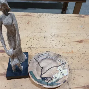 Ceramic decor plate & Mother/Child statue