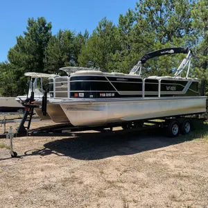 2021 SUNCATCHER FUSION 325 TRITOON BOAT VIN GEN68243E121