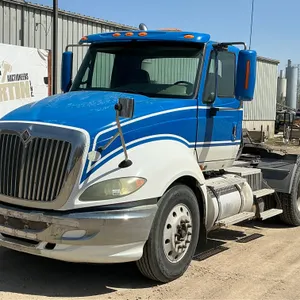 2010 INTERNATIONAL LF627 TANDEM AXLE DAY CAB TRUCK TRACTOR VIN: 3HSCUSJR8AN279997