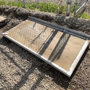 TRUCK BOX ROLL-OUT BED