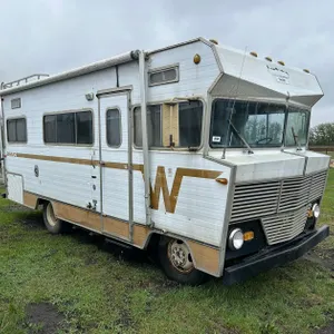 1972 WINNEBAGO BRAVE MOTORHOME ON CHEV CHASSIS, 350 V8 ENG. 82,365 MILES SHOWING,  S/N CPE372J138788 *OWNERS NOTE - GOOD RUNING MACHINE*