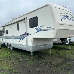 1998 NATIONAL RV SEA BREEZE 2034R 5TH WHEEL HOLIDAY TRAILER, 34FT, 2-SLIDES, AWNING, FRONT QUEEN, REAR LIVING, HARDWALL, S/N 4KZFS342XW1000940
