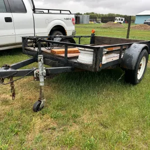1999 8FT X 5FT S/A MANUAL TILTING UTILITY TRAILER S/N: 2D9UT218XXH092132