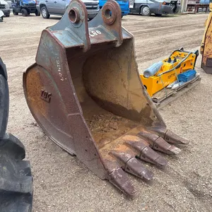 36IN JOHN DEERE QUICK ATTACH BUCKET