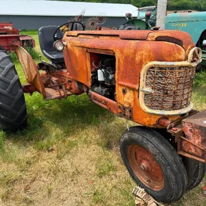 Case Tractor  -  Alma, WI